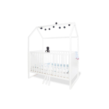 Babykamer combinatie Hilda & Riva: ledikant, commode, 2-deurs kledingkast en wandplank - FamilyStuff