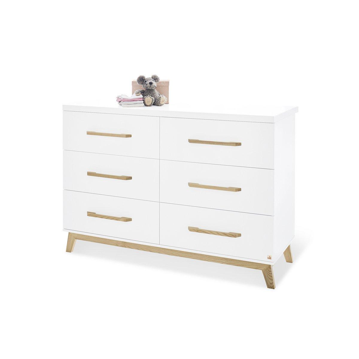 Babykamer combinatie Hilda & Riva: ledikant, brede commode, 3-deurs kledingkast en wandplank - FamilyStuff