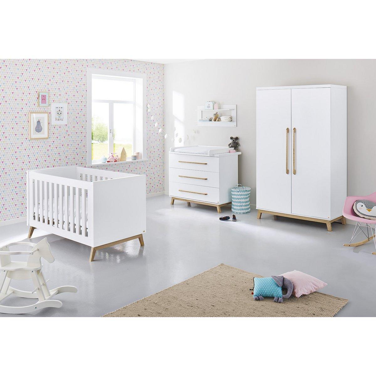 Babykamer Riva: ledikant, commode, 2-deurs kledingkast - FamilyStuff