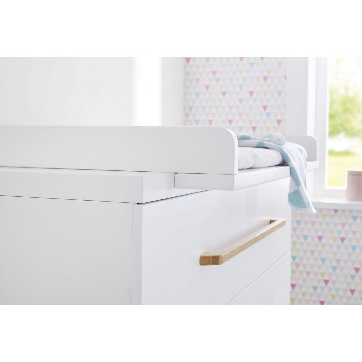 Babykamer Riva: ledikant, commode, 2-deurs kledingkast - FamilyStuff