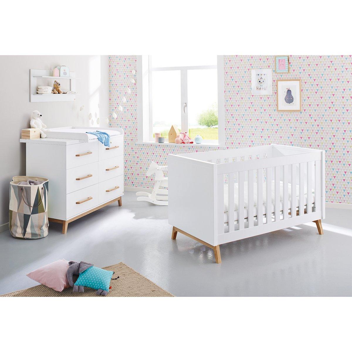 Babykamer Riva: ledikant en brede commode - FamilyStuff