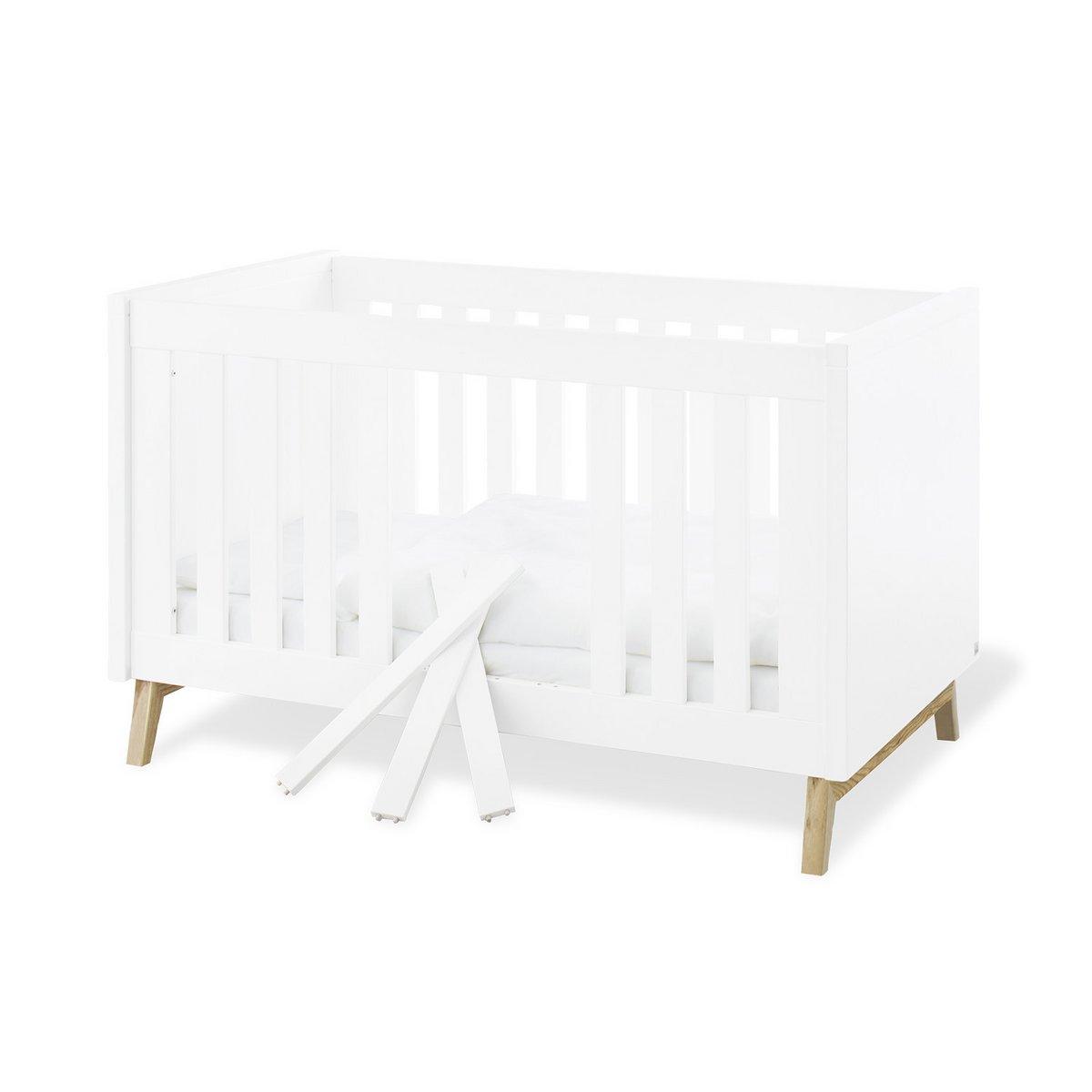 Babykamer Riva: ledikant, commode, 2-deurs kledingkast - FamilyStuff