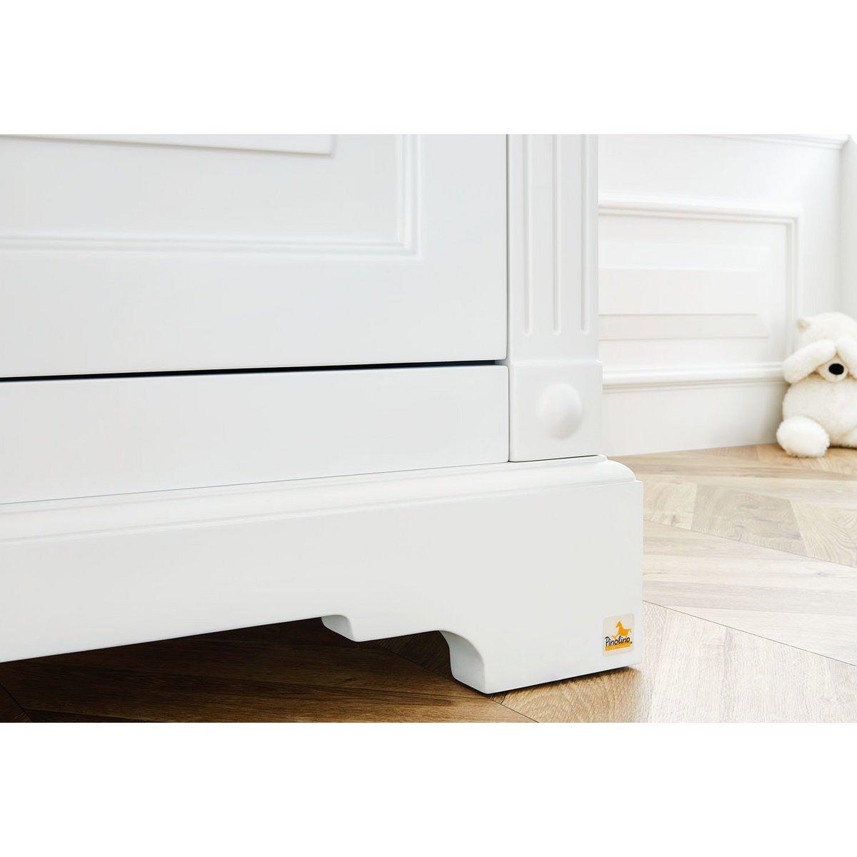 Babykamerset Emilia: ledikant, brede commode en 2-deurs kledingkast - FamilyStuff